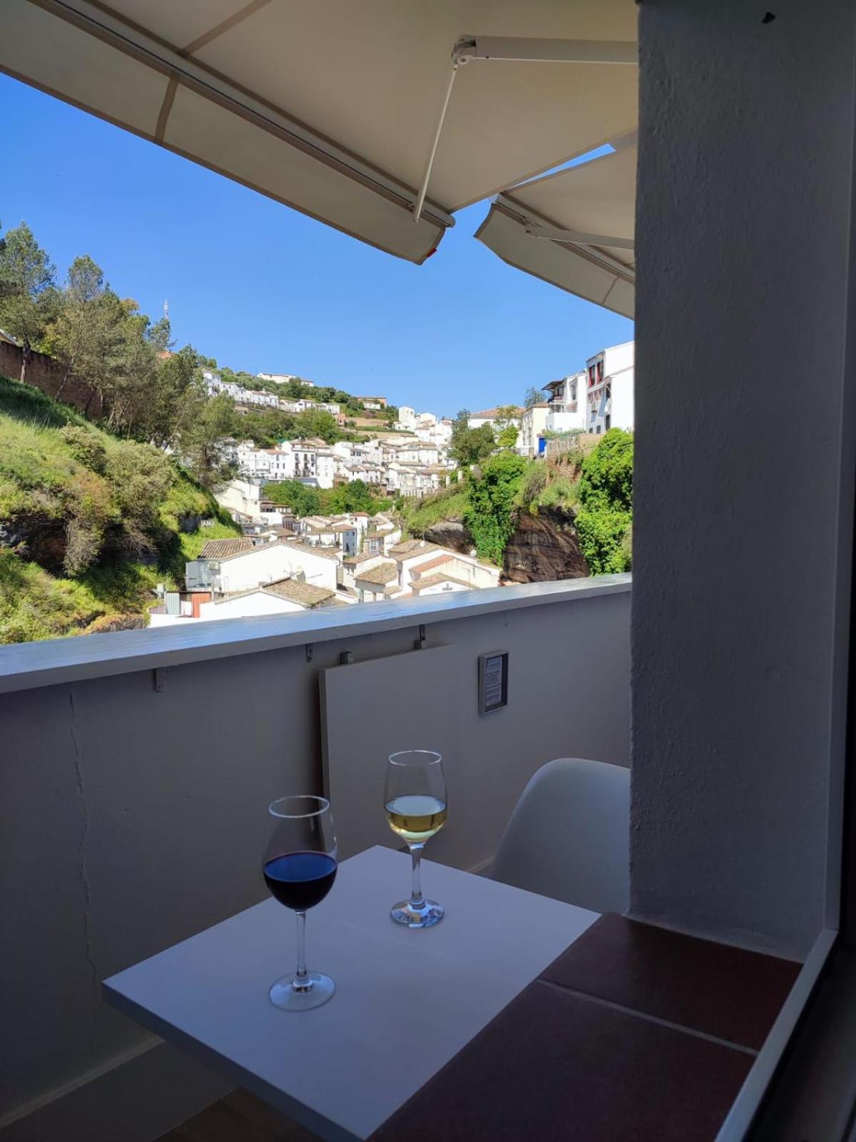 La Rosa Gris Apartment Setenil De Las Bodegas Luaran gambar